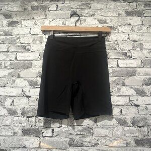 EUC Tom Tiger Women's Black Shorts w/ Bottom Scrunch Size Small